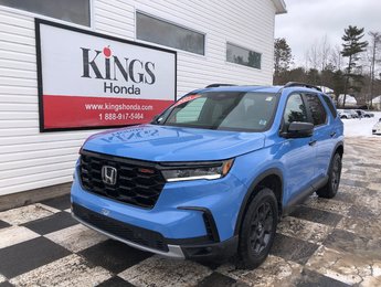 2025 Honda Pilot TrailSport - Sunroof, Leather Seats