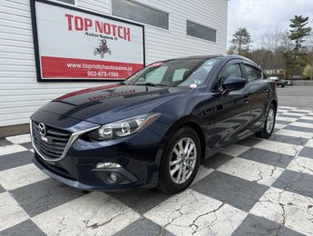 MAZDA3 Touring, keyless entry, backup camera, Bluetooth 2014