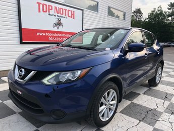 2017 Nissan Qashqai S - Power Windows, CD Player, AUX Port