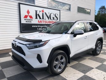 Toyota RAV4 XLE - Heated Steering Wheel & Seats, Carplay 2022