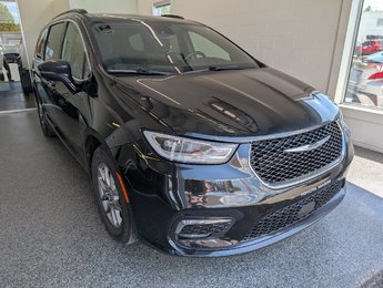 2022 Chrysler Pacifica Touring