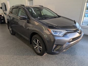 2018 Toyota RAV4 LE AWD,