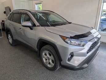 2020 Toyota RAV4 XLE AWD, TOIT, MAGS,