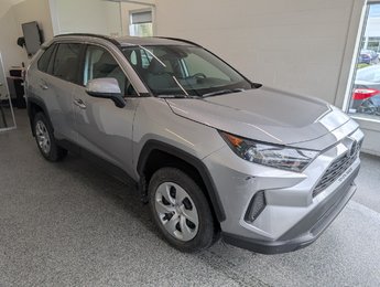 Toyota RAV4 LE AWD 2021