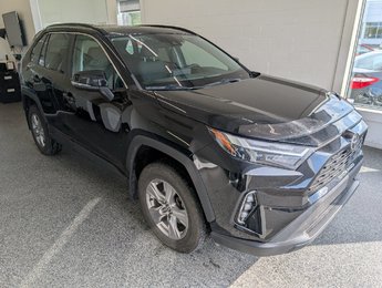 Toyota RAV4 XLE AWD. TOIT, MAGS 2022
