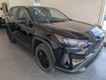 2022 Toyota RAV4 LE, GARANTIE JUSQU EN 2026,