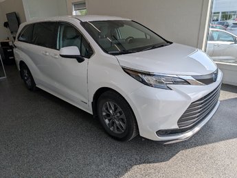 Toyota Sienna Hybrid LE AWD 2021