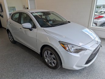 2020 Toyota Yaris Hatchback LE
