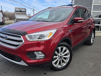 2017 Ford Escape Titanium  AWD  ENSEMBLE REMORQUAGE