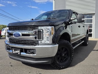 Ford Super Duty F-250 SRW XLT  BOITE de 6 pieds 2017