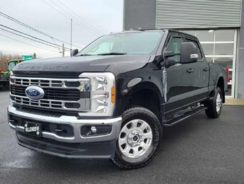 Ford Super Duty F-250 SRW XLT  À ESSENCE 2024
