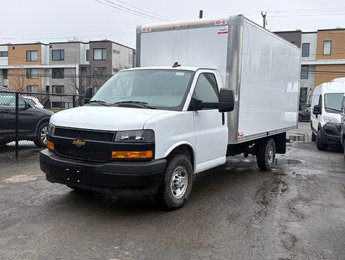 Chevrolet Express Commercial Cutaway 3500 Cube 14' PIEDS 2025