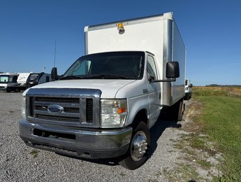 2011 Ford Econoline Commercial Cutaway E-450
