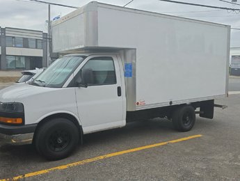 2017 GMC Savana Commercial Cutaway 3500 Cube 12'