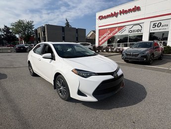 2018 Toyota Corolla LE 70,000 KM I HEATED SEATS AND STEERING WHEEL I CAMERA  I SUNROOF I MAGS I  ACTIVE SECURITY