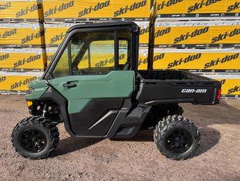 Can-Am DEFENDER DPS CAB HD9  2026