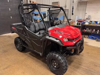 Honda Pioneer 1000 3 places  2025