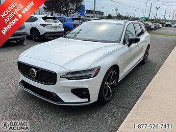 2023 Volvo V60 Plus Dark Theme
