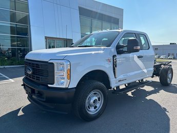 Ford F-350 SRW CHASSIS CAB XL 2024