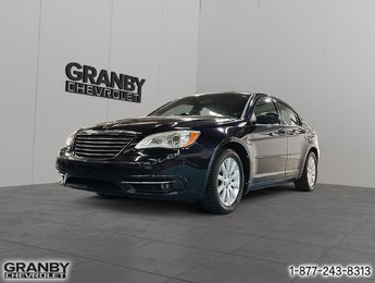 Chrysler 200 Touring VENDU TEL QUEL SANS GARANTIES 2012