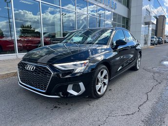 Audi A3 Sedan Komfort | QUATTRO | TOIT | CARPLAY | BAS KILO | 2023