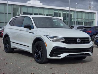 Volkswagen Tiguan Comfortline R-Line Black Edition 4MOTION | DÉMARREUR | TOIT PANO | CUIR | CARPLAY | CAMÉRA +++ 2023