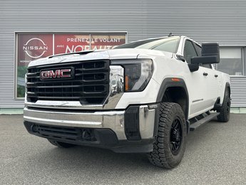GMC Sierra 2500HD Pro Crew Cab 4X4 2025