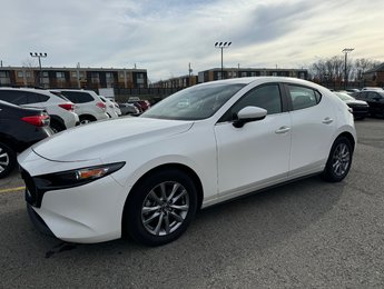 Mazda 3 AWD GS SEULEMENT 24919 KM 2022