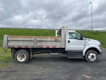 2022 Ford Super Duty F-650 Straight Frame Gas BENNE