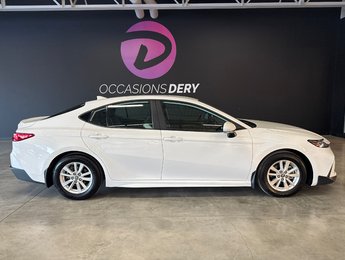 Toyota Camry SE 2025