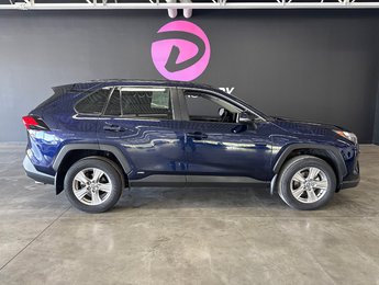 Toyota RAV4 Hybrid XLE 2023