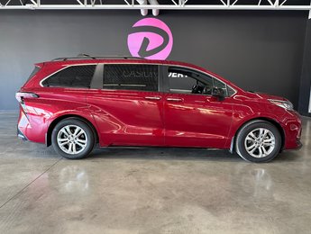 2022 Toyota Sienna XSE