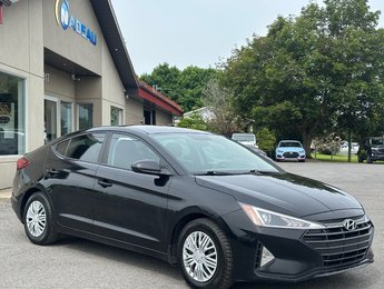 Hyundai Elantra SEULEMENT 093504 KM 2020