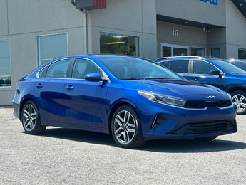 Kia Forte EX  TOIT SIEGES CHAUFFANTS SEULEMENT 073665 KM 2023