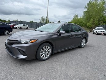 Toyota Camry SE 2020