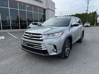 Toyota Highlander LE AWD CONVENIENCE PWR REAR DOOR PWR SEATS 1 OWNER 2019