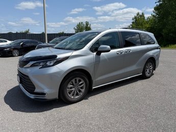 Toyota Sienna XLE 8 places 2024