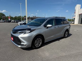 2024 Toyota Sienna XLE 8 places