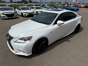 2016 Lexus IS 300 AWD/41 DOSSIERS D'ENTRETIENT