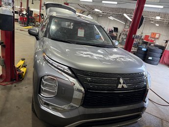 Mitsubishi Outlander SE 2022
