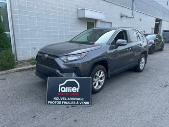 Toyota RAV4 LE 2021