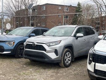 Toyota RAV4 LE 2021