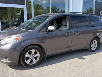 Toyota Sienna LE 2015