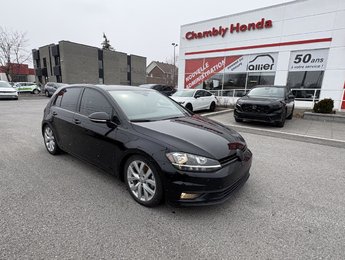 Volkswagen Golf Comfortline 5 portes avec boîte manuelle CUIR I TOIT OUVRANT I SIEGES CHAUFFANTS I CAMERA I DÉCURITÉ 2021
