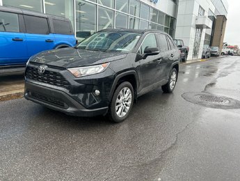 Toyota RAV4 XLE Premium AWD | CUIR | TOIT | CRUISE ADAPTATIF | 2019