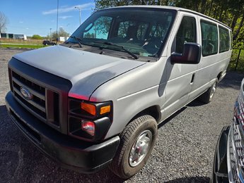2011 Ford Econoline Wagon 14 passagers SEULEMENT 083419KM