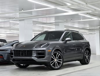2024 Porsche Cayenne Air Suspension / Premium Pack Plus / Trailer Hitch
