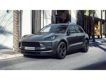 2022 Porsche Macan AWD / Premium Package / Trailer Hitch / BOSE