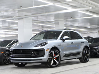 Porsche Macan AWD / Premium Package /Air Suspension / Hitch 2024
