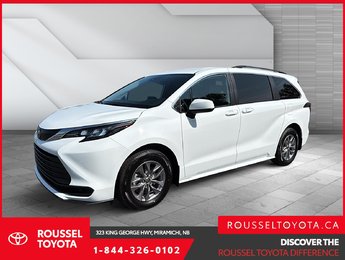 2025 Toyota Sienna Hybrid LE AWD 8 PASSENGER